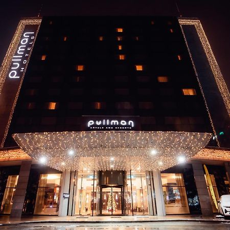 Pullman Bucharest World Trade Center Hotel Exterior foto