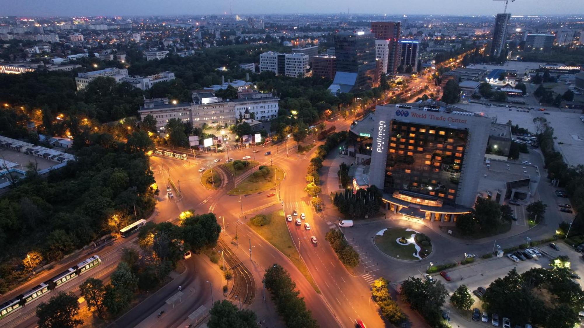 Pullman Bucharest World Trade Center Hotel Exterior foto