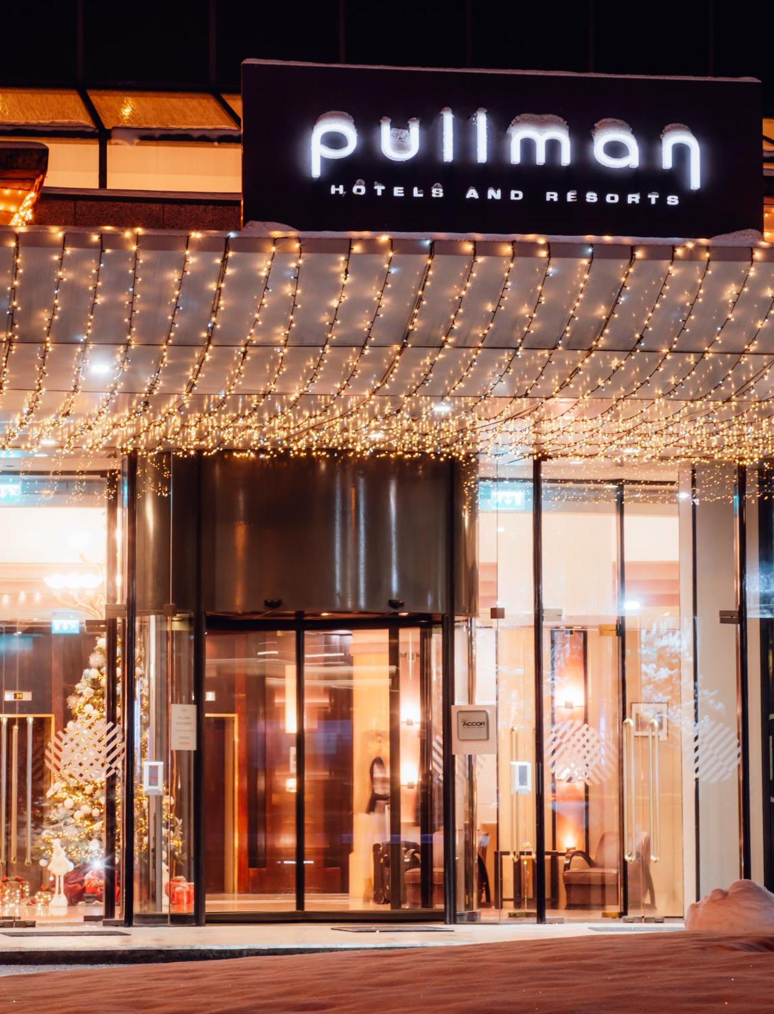 Pullman Bucharest World Trade Center Hotel Exterior foto